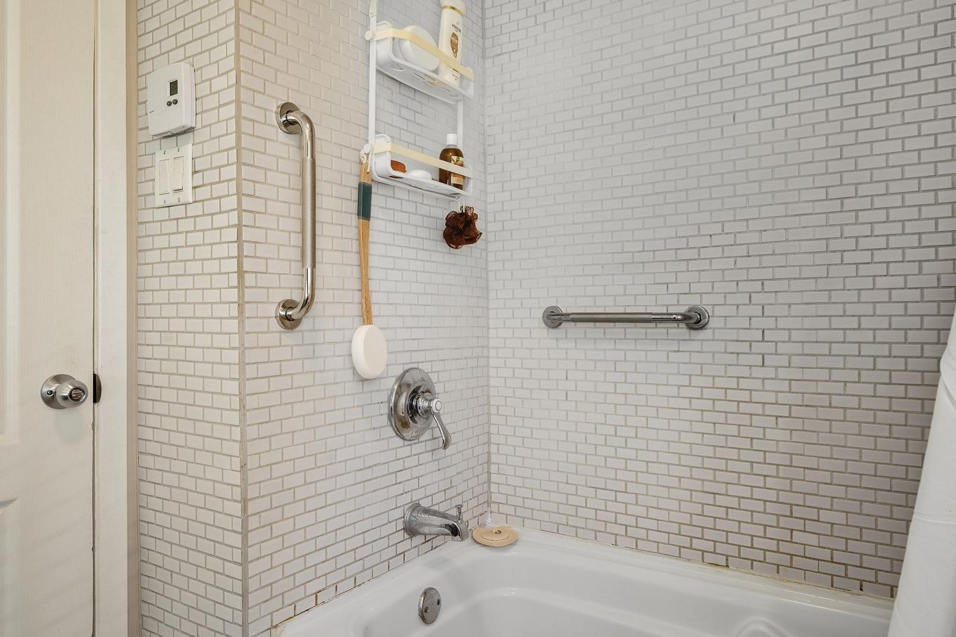 Salle de bains - 8064 Route Sir-Wilfrid-Laurier, Mirabel, QC - Indoor Photo Showing Bathroom