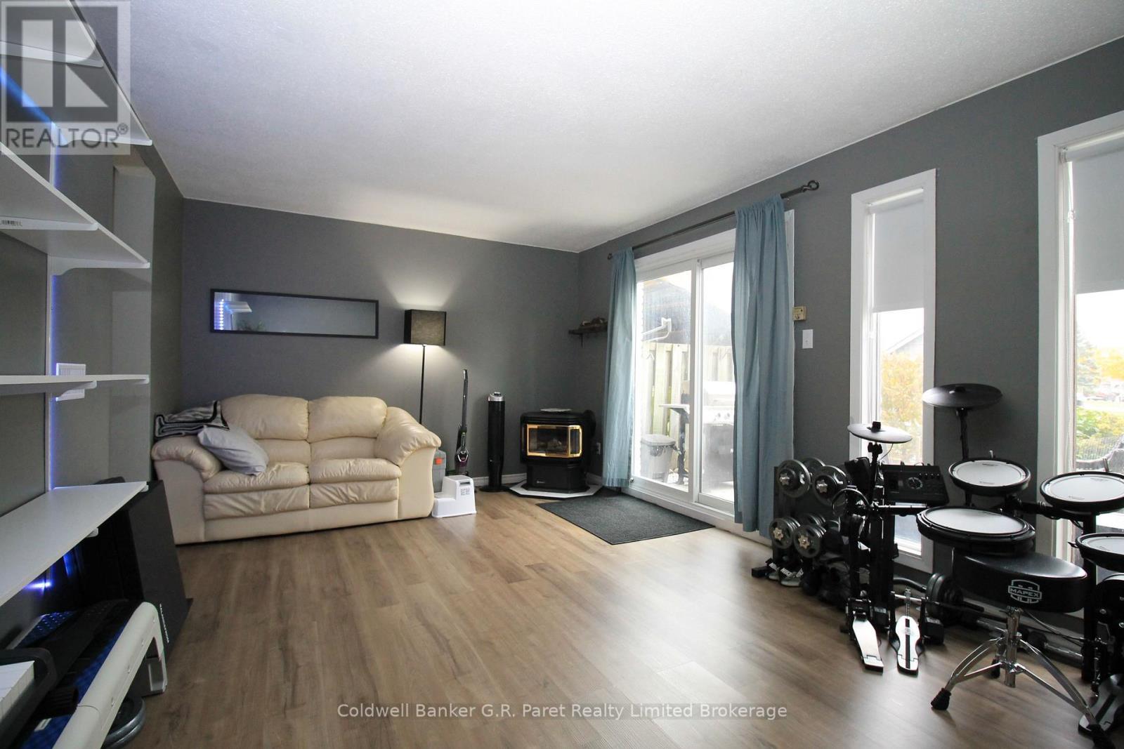 16 - 129 Concession Street E, Tillsonburg, ON - Indoor