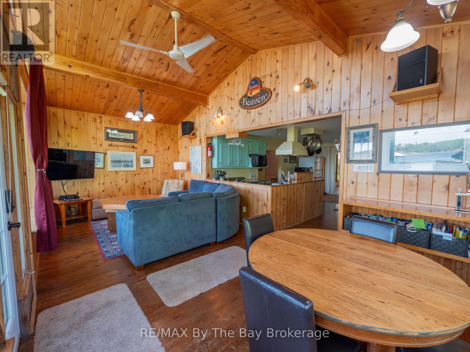 116 Island 150/ Brosseau Island, Georgian Bay (Baxter), ON - Indoor