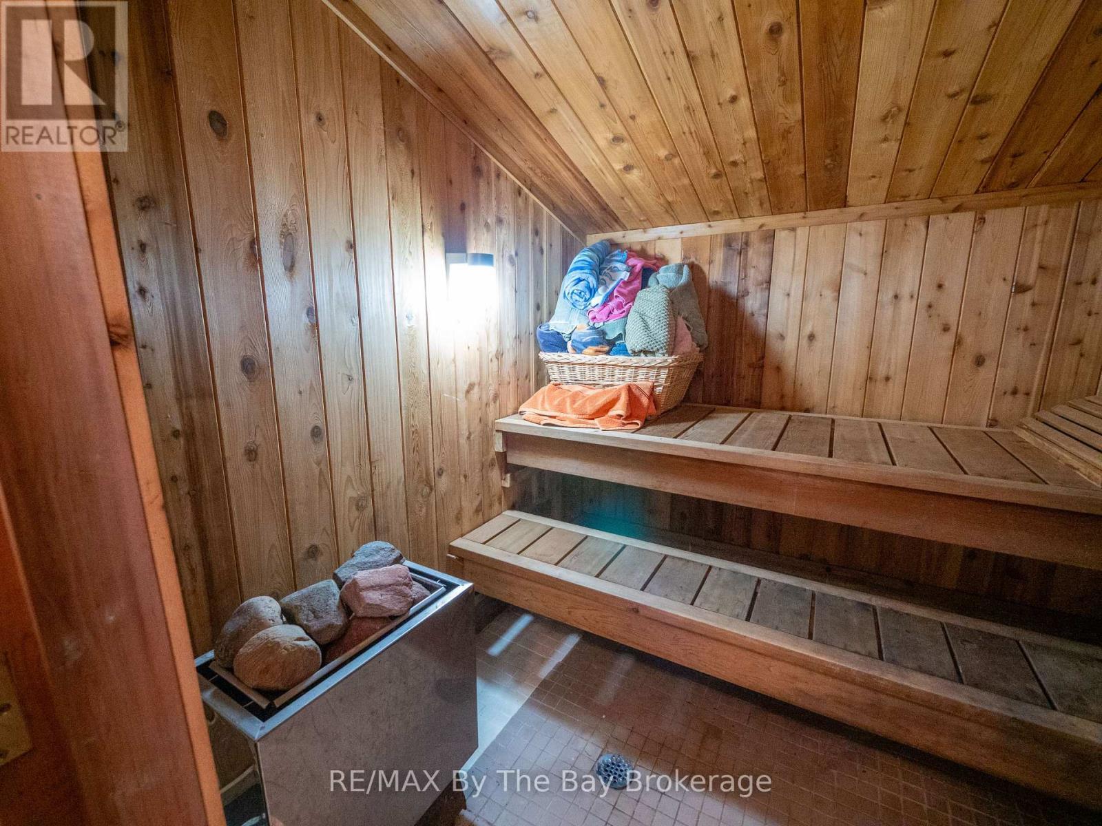 116 Island 150/ Brosseau Island, Georgian Bay (Baxter), ON - Indoor Photo Showing Other Room