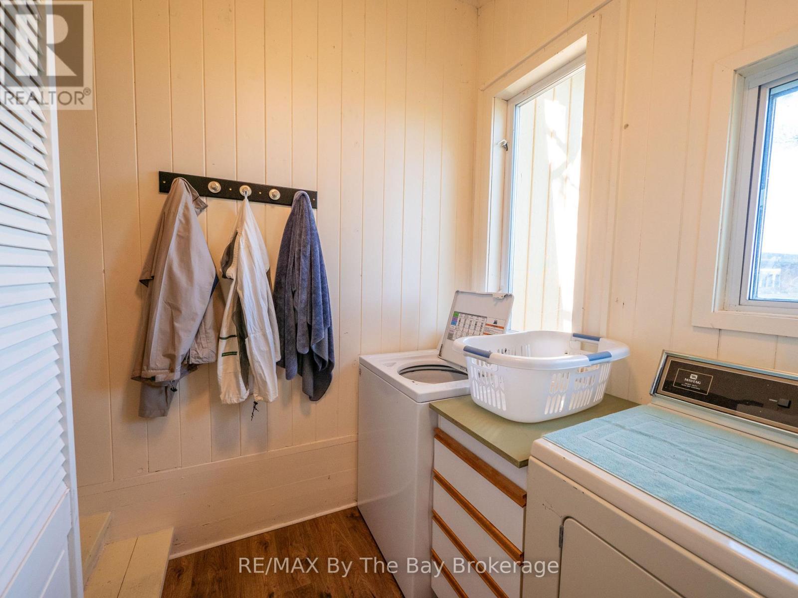 116 Island 150/ Brosseau Island, Georgian Bay (Baxter), ON - Indoor