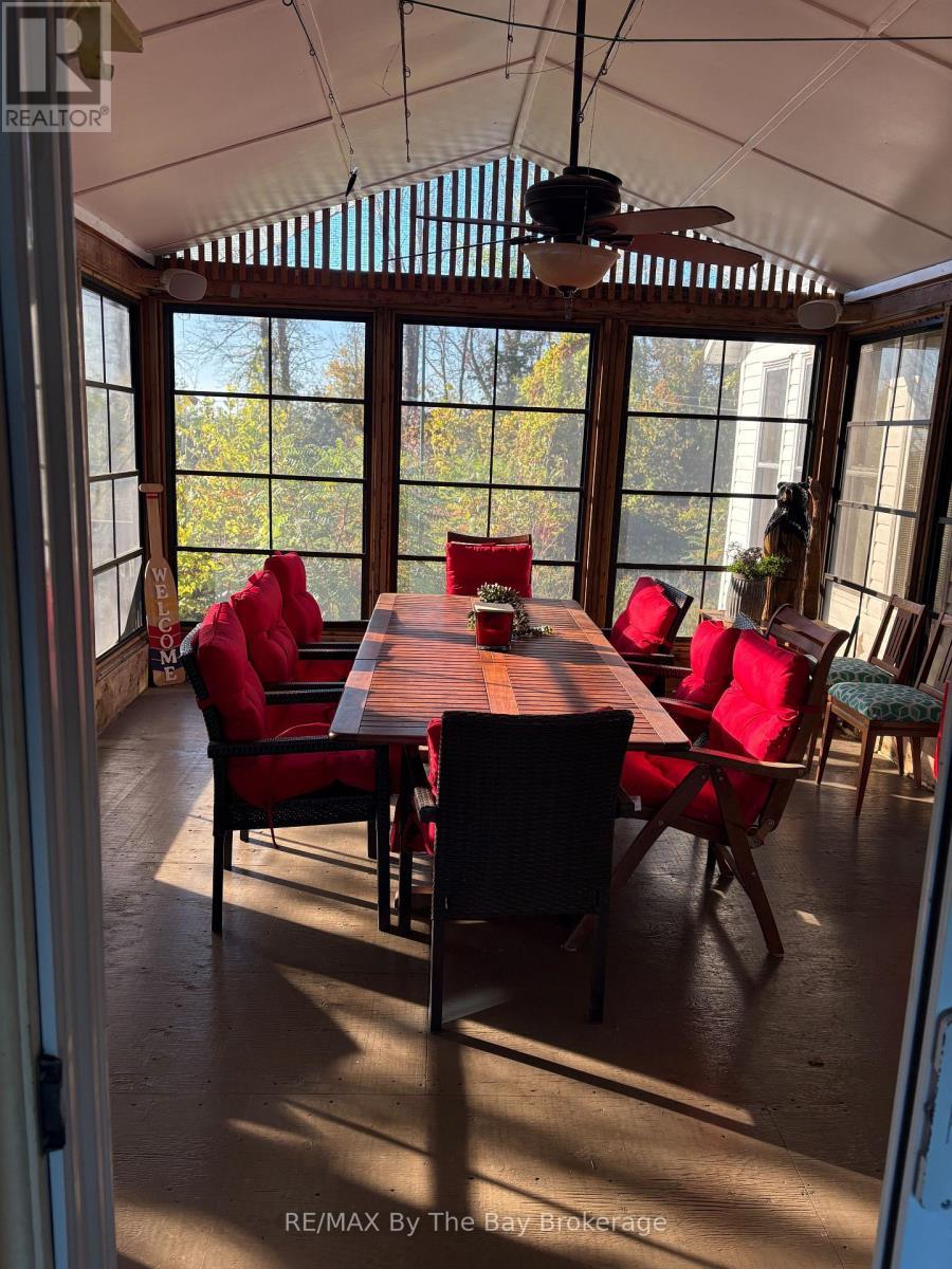 116 Island 150/ Brosseau Island, Georgian Bay (Baxter), ON - Indoor