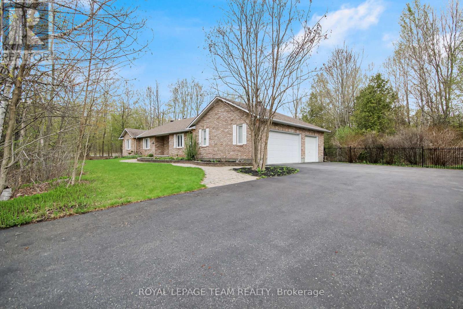 5719 Stuewe Drive, Ottawa, ON - Outdoor