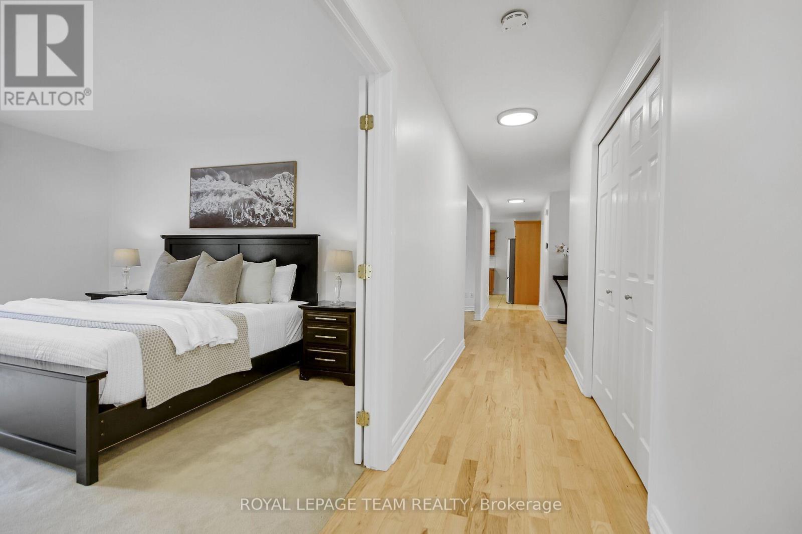 5719 Stuewe Drive, Ottawa, ON - Indoor Photo Showing Bedroom