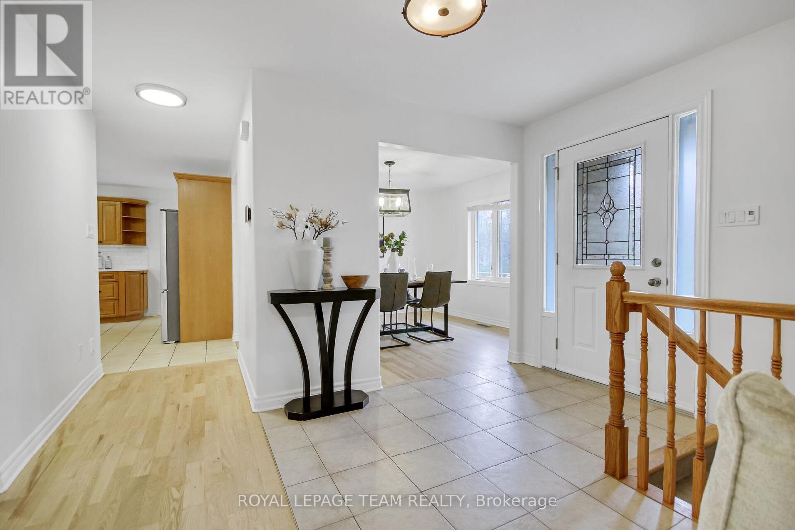 5719 Stuewe Drive, Ottawa, ON - Indoor Photo Showing Other Room