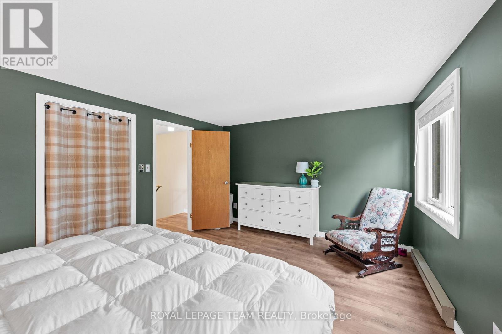 1119 Firefly Lane, Ottawa, ON - Indoor Photo Showing Bedroom