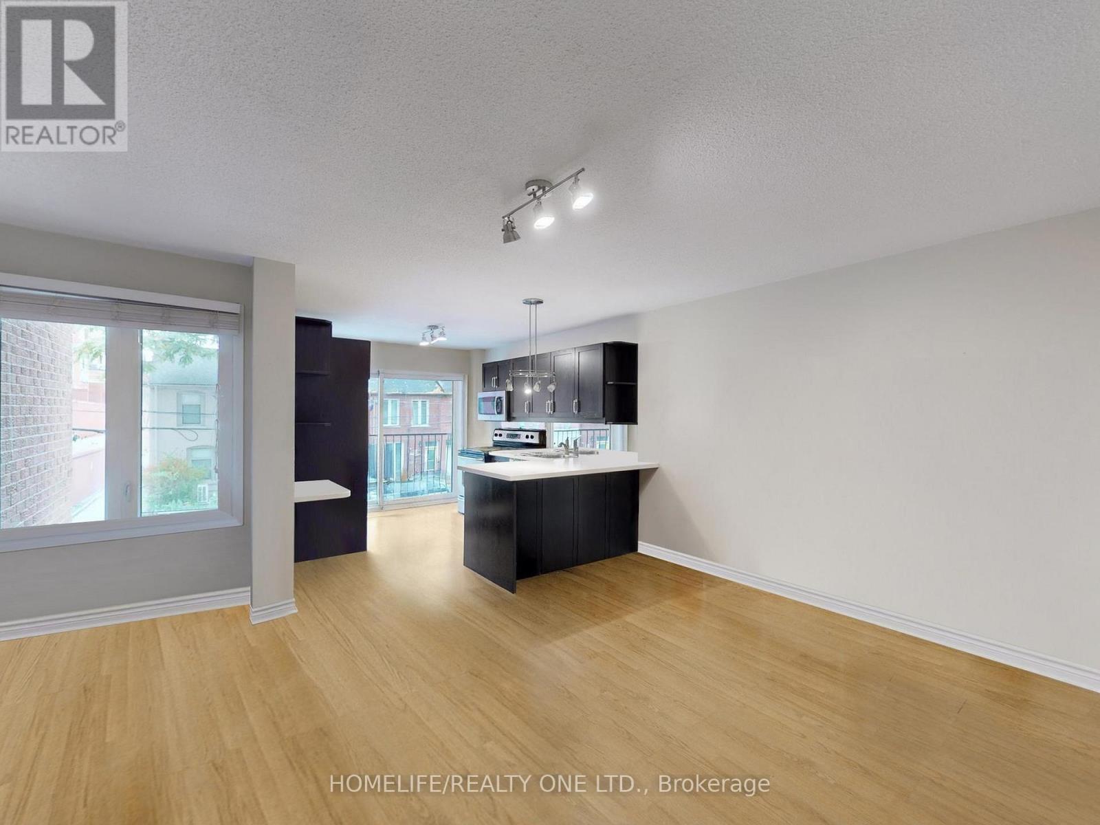 77 Tecumseth Street, Toronto, ON - Indoor Photo Showing Kitchen