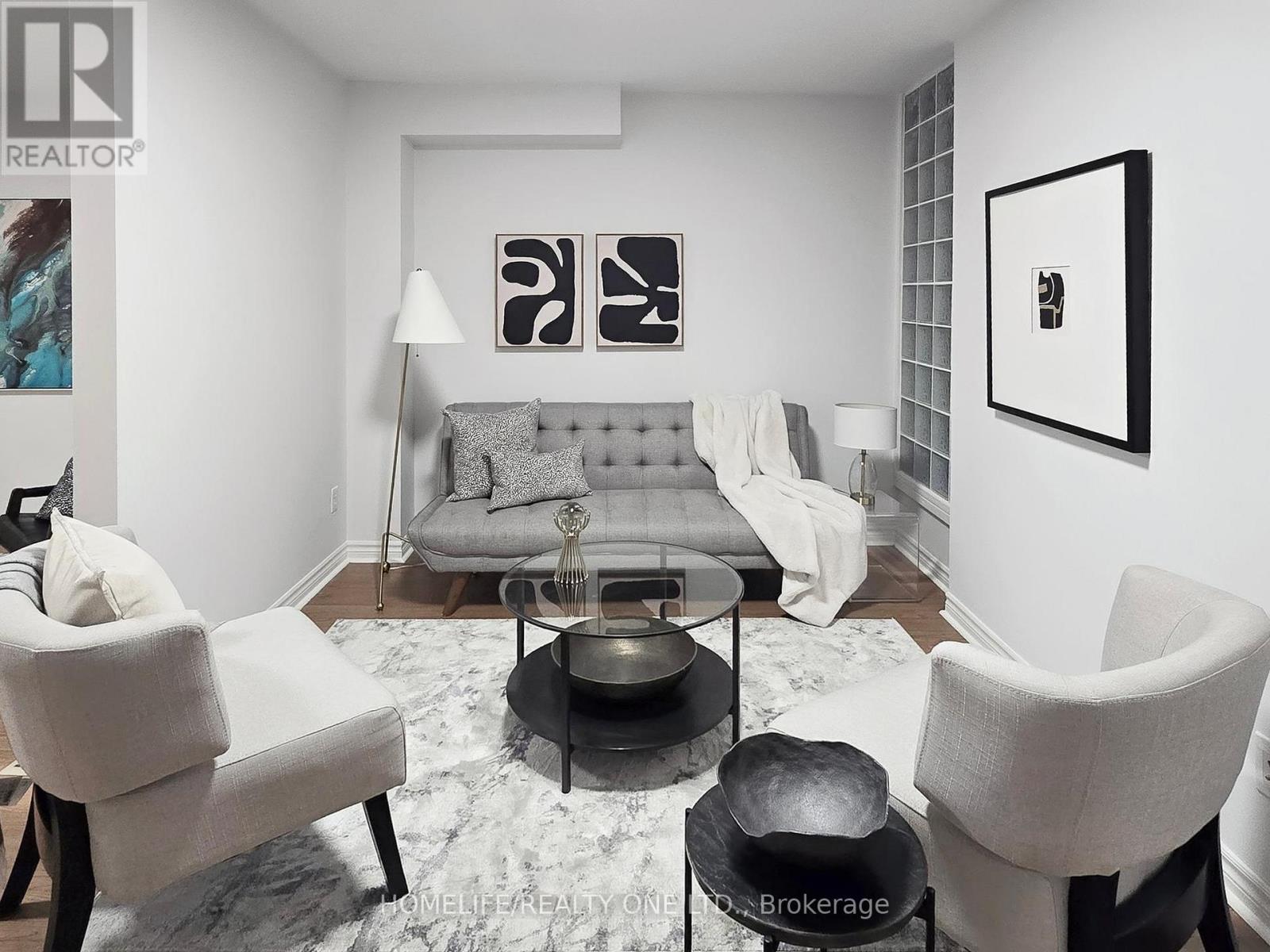 77 Tecumseth Street, Toronto, ON - Indoor Photo Showing Living Room