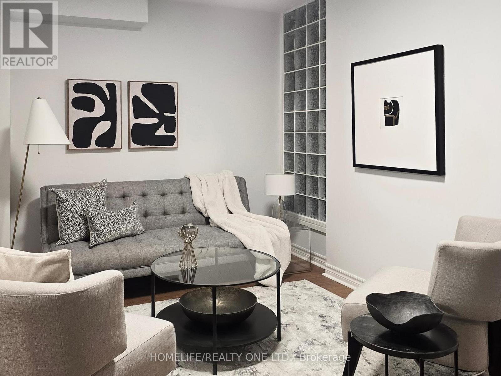 77 Tecumseth Street, Toronto, ON - Indoor Photo Showing Other Room