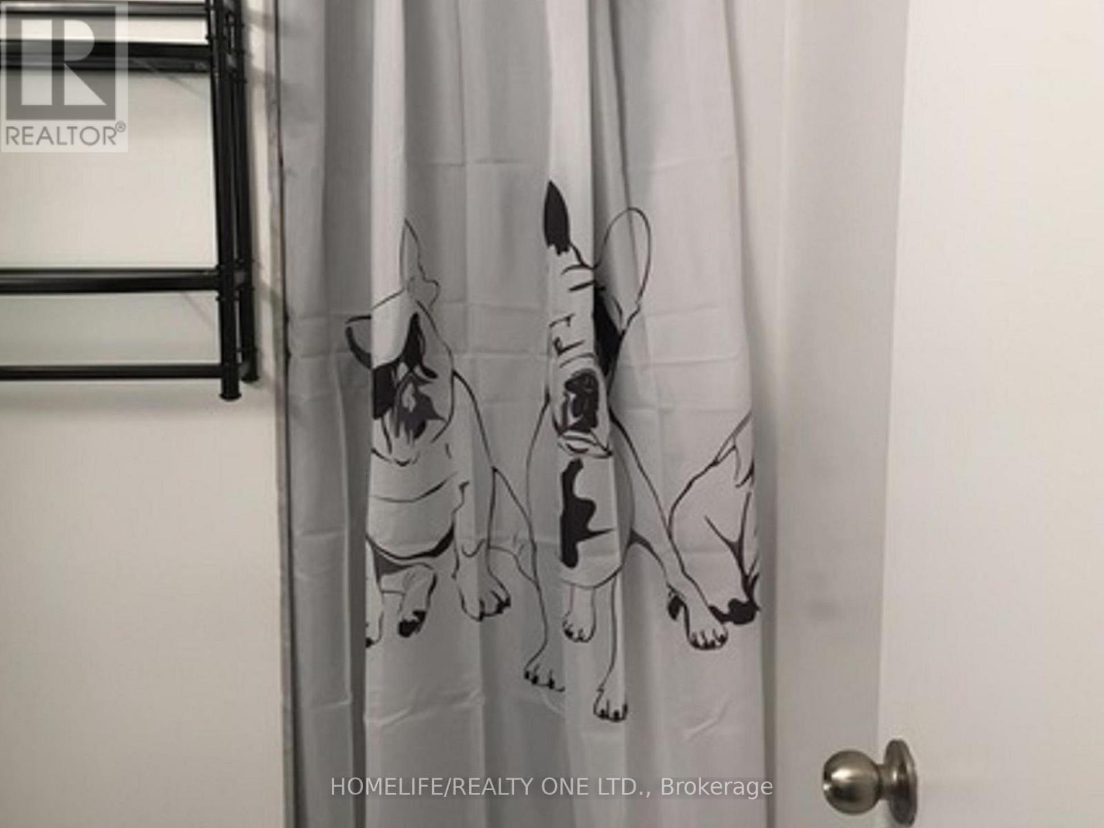 77 Tecumseth Street, Toronto, ON - Indoor Photo Showing Bathroom