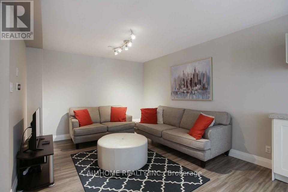 4 - 150 George Street, Toronto, ON - Indoor Photo Showing Living Room