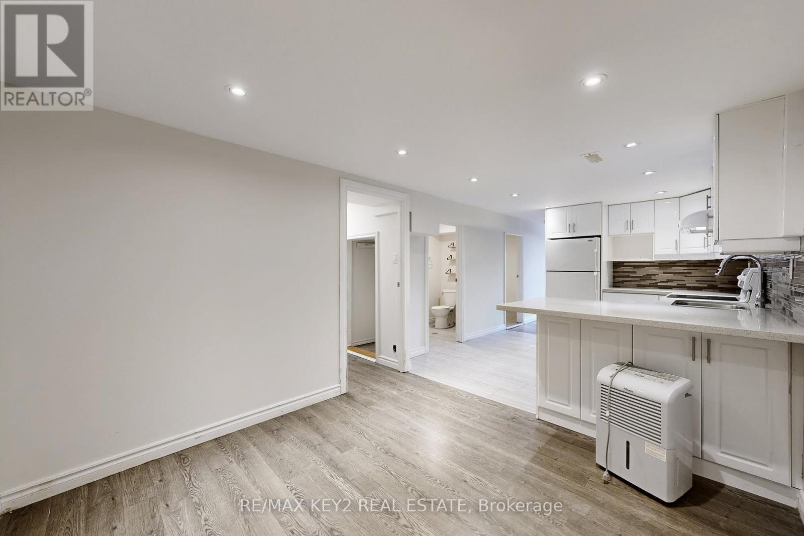 Bsmt - 779 Wesley Drive, Oshawa, ON - Indoor Photo Showing Kitchen