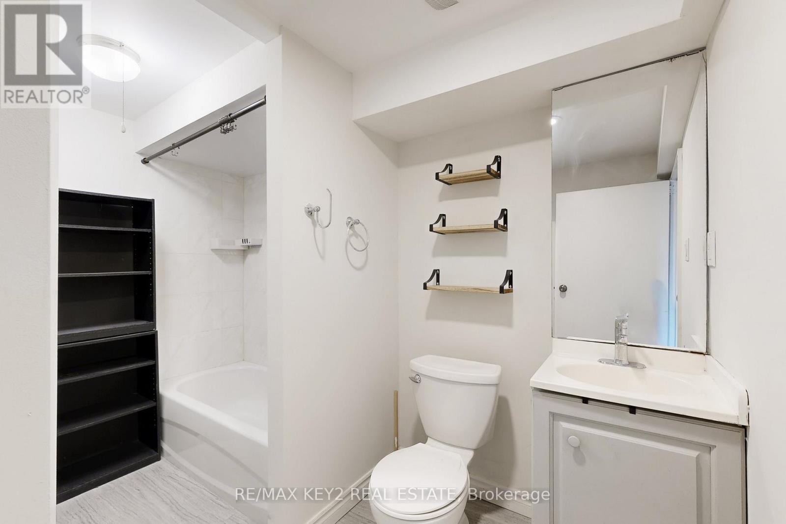 Bsmt - 779 Wesley Drive, Oshawa, ON - Indoor Photo Showing Bathroom