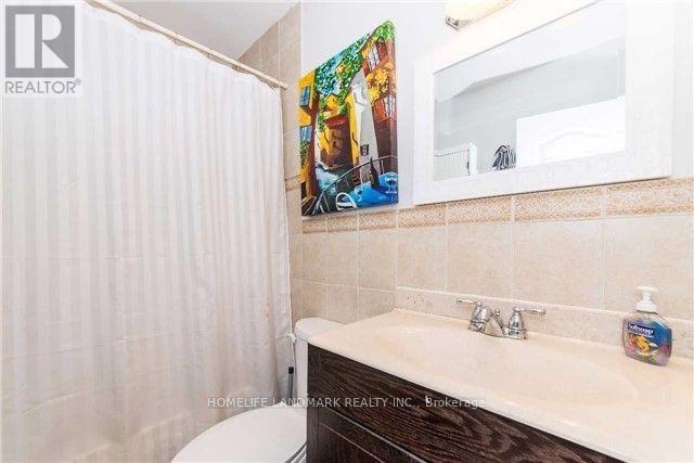 727 Hewson Drive, Pickering, ON - Indoor Photo Showing Bathroom