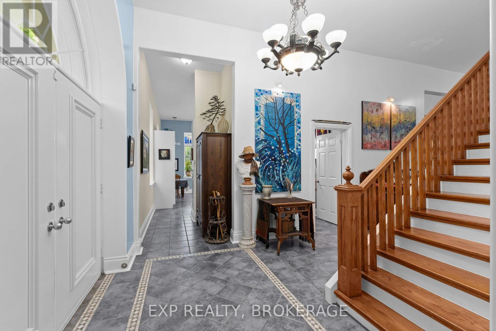 11 Cross Street, Loyalist (Odessa), ON - Indoor Photo Showing Other Room