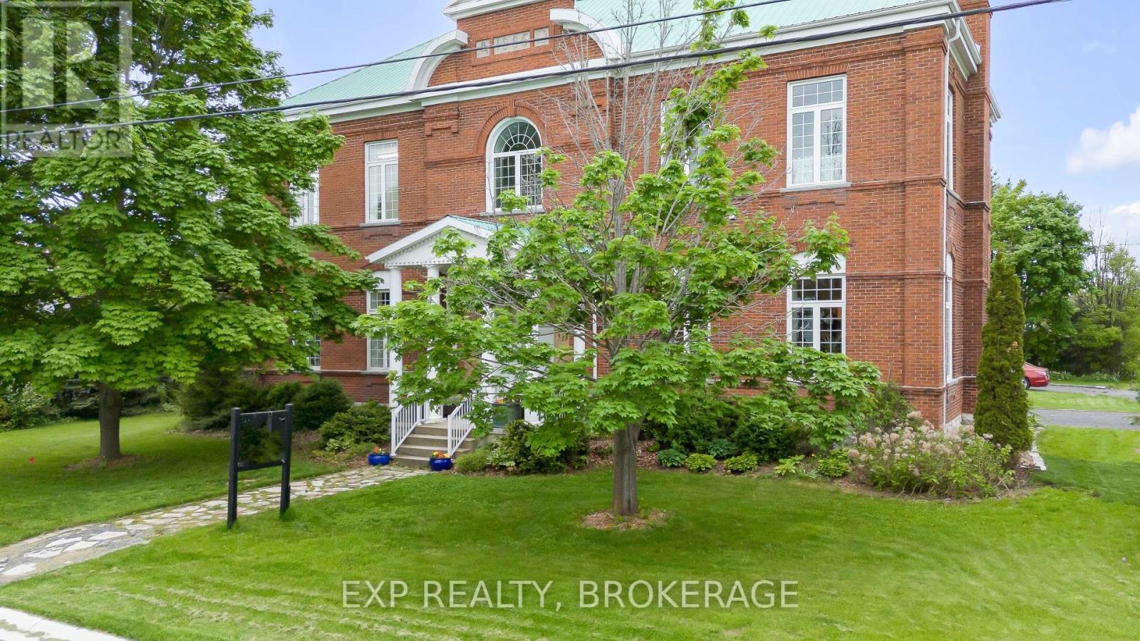 11 Cross Street, Loyalist (Odessa), ON - Outdoor