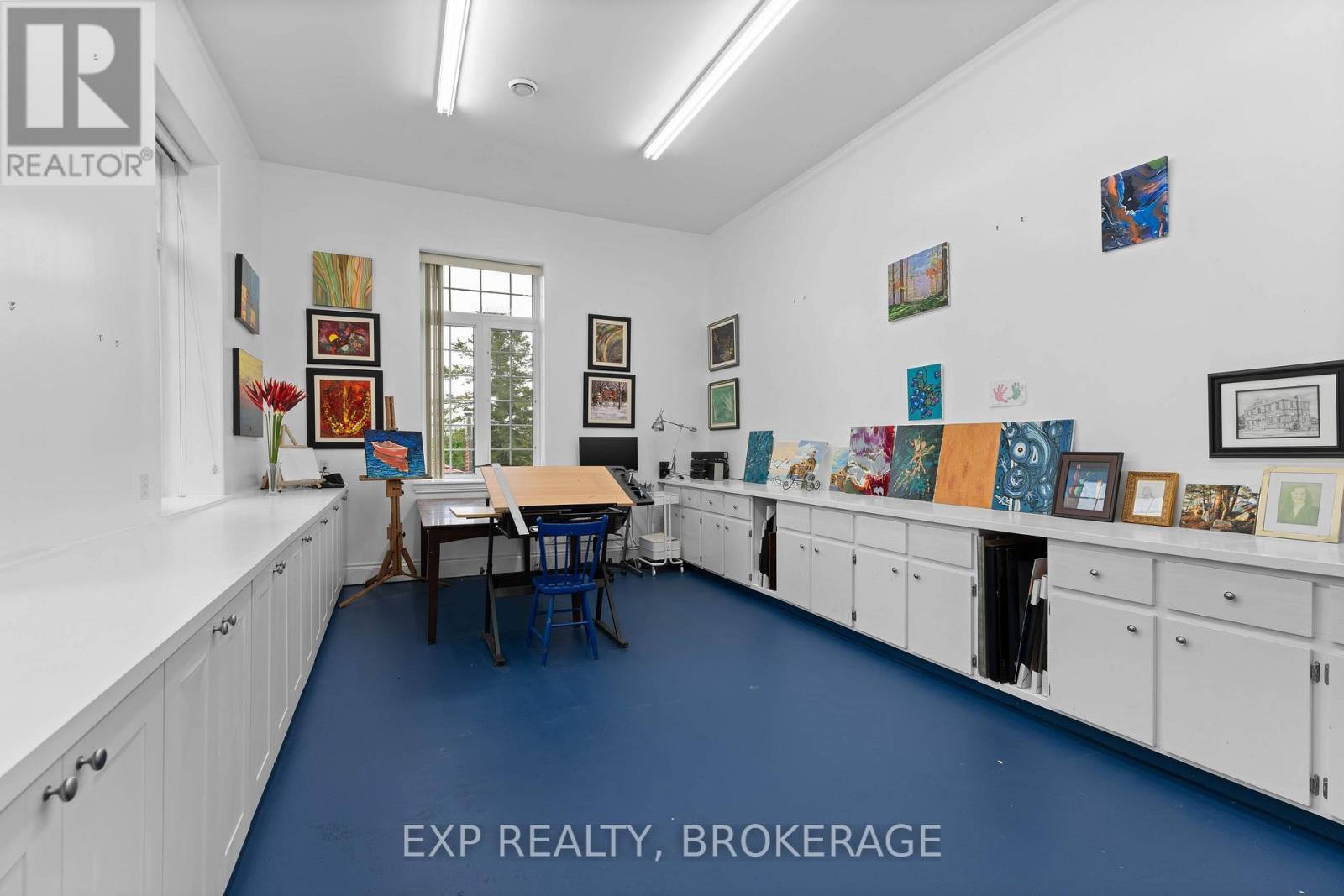 11 Cross Street, Loyalist (Odessa), ON - Indoor