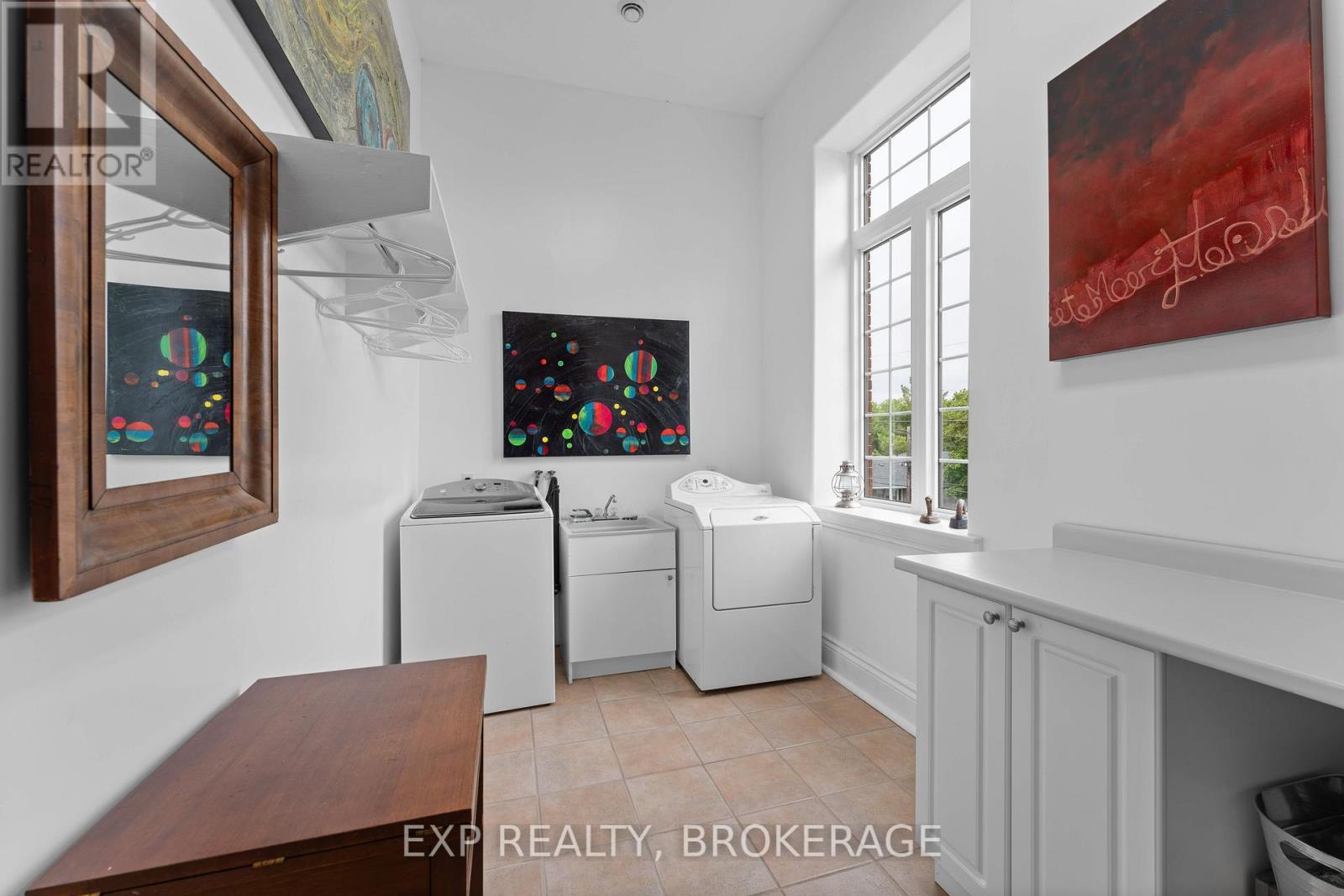 11 Cross Street, Loyalist (Odessa), ON - Indoor Photo Showing Laundry Room