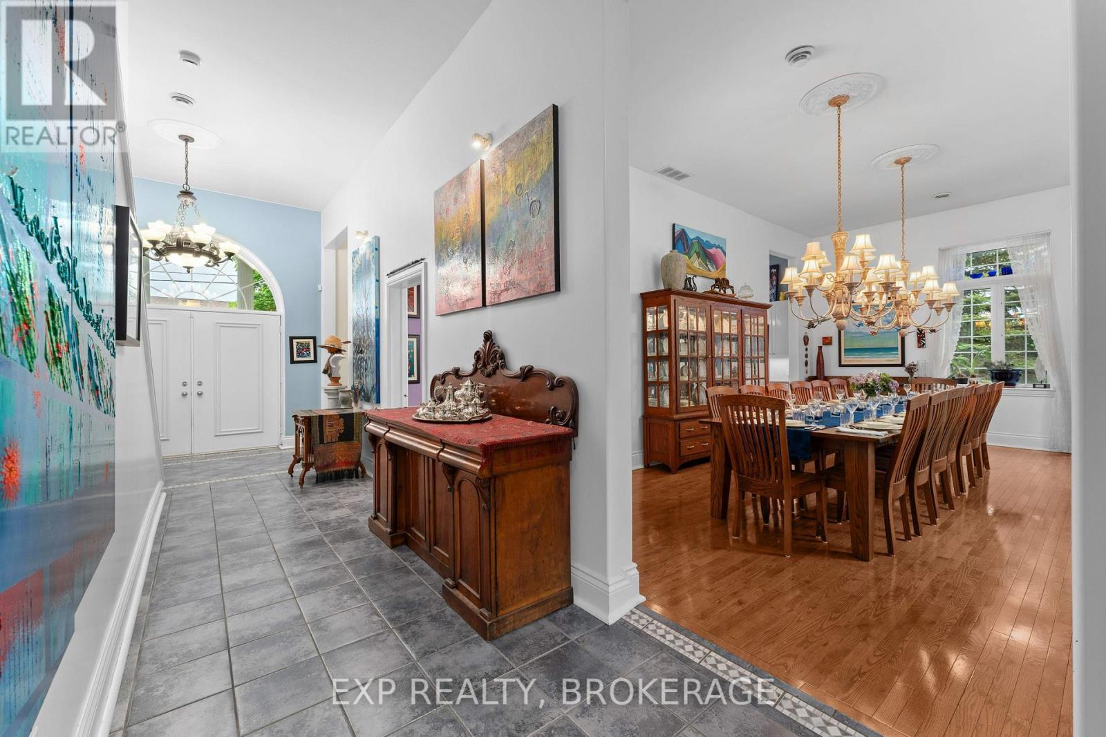11 Cross Street, Loyalist (Odessa), ON - Indoor Photo Showing Dining Room