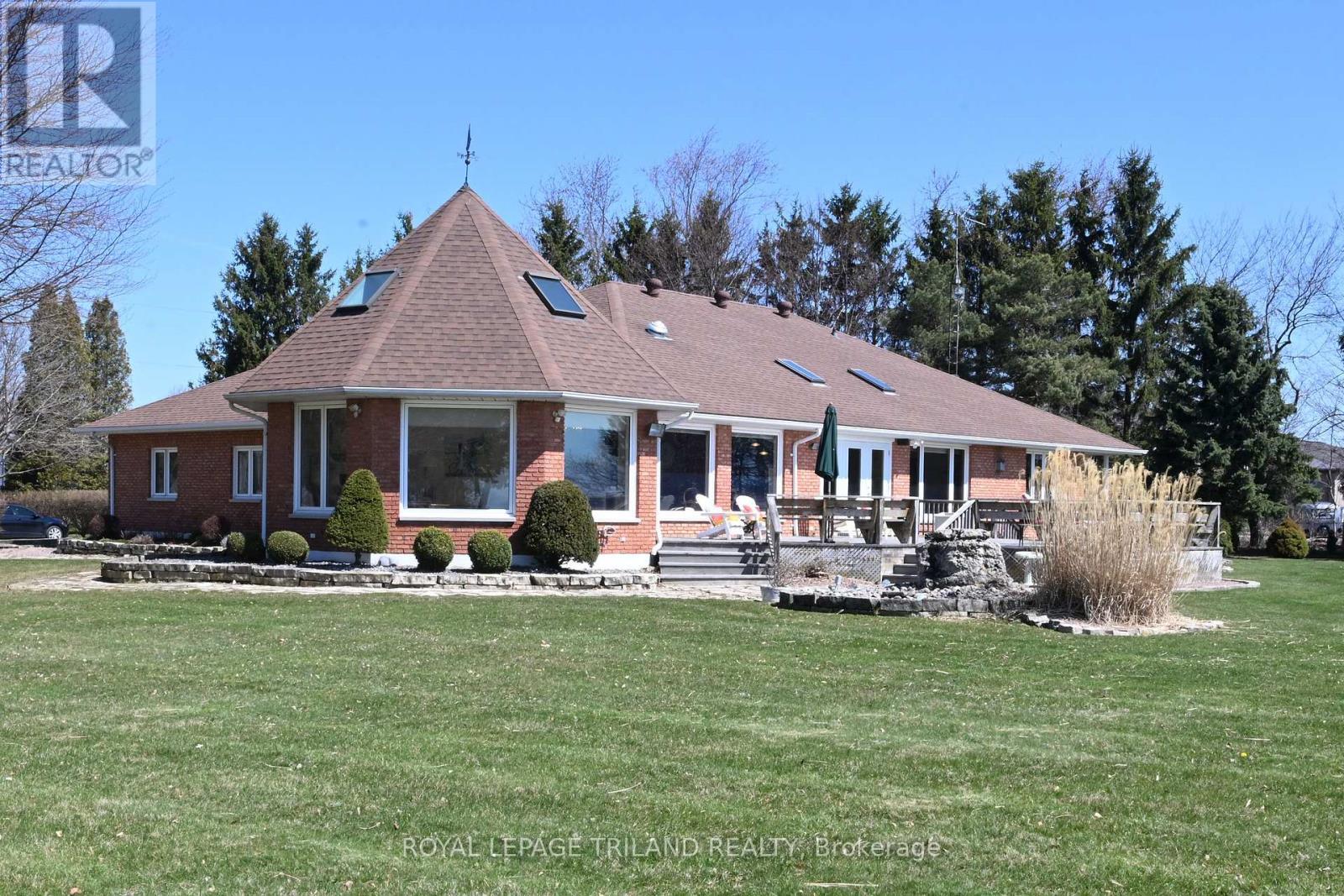 7154 Talbot Trail, Chatham-Kent (Blenheim), ON - Outdoor With Deck Patio Veranda With Facade