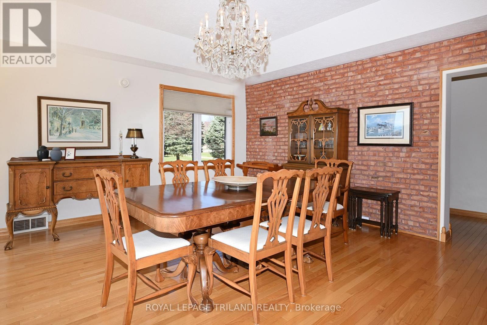 7154 Talbot Trail, Chatham-Kent (Blenheim), ON - Indoor Photo Showing Dining Room