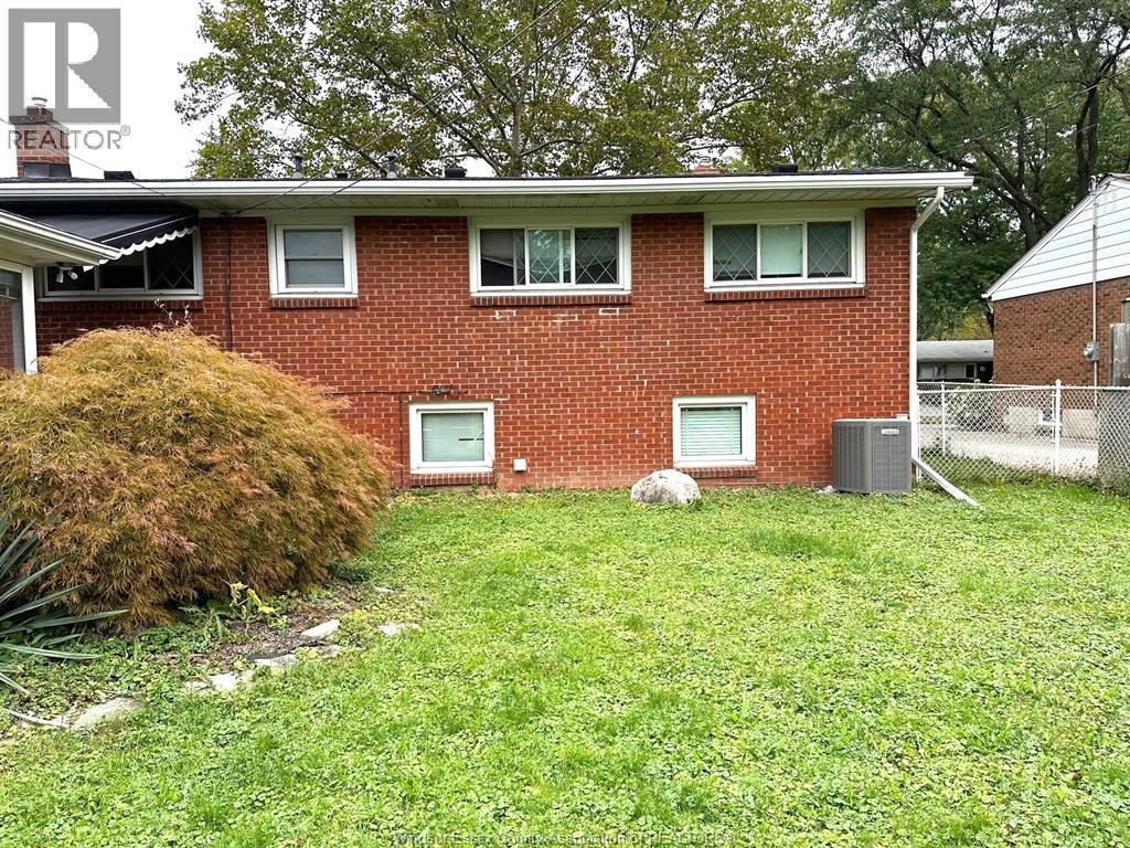 3551 Woodland, Windsor, ON - Outdoor With Exterior