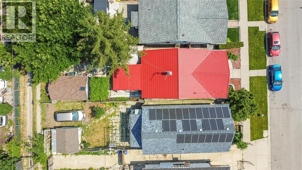 1054 Oak Street, Windsor, ON - Outdoor