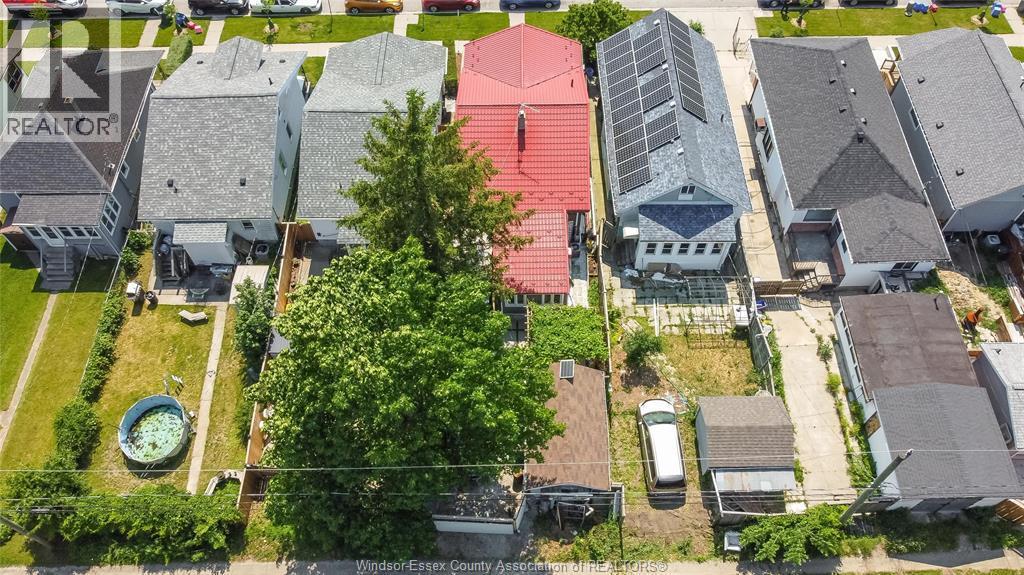 1054 Oak Street, Windsor, ON - Outdoor