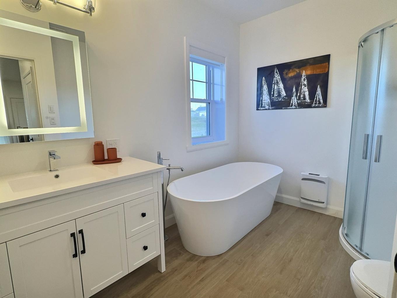 Salle de bains - 30 Ch. Joseph-Leblanc, Les Îles-De-La-Madeleine, QC - Indoor Photo Showing Bathroom