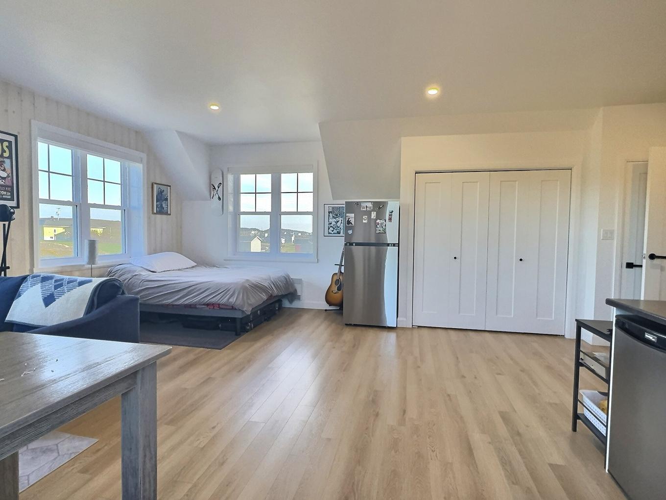 Atelier - 30 Ch. Joseph-Leblanc, Les Îles-De-La-Madeleine, QC - Indoor Photo Showing Bedroom