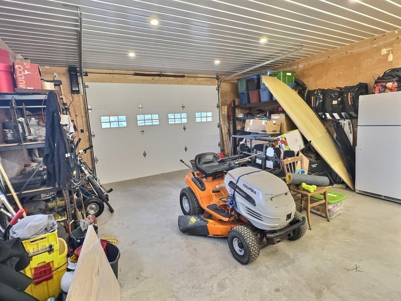Garage - 30 Ch. Joseph-Leblanc, Les Îles-De-La-Madeleine, QC - Indoor Photo Showing Garage