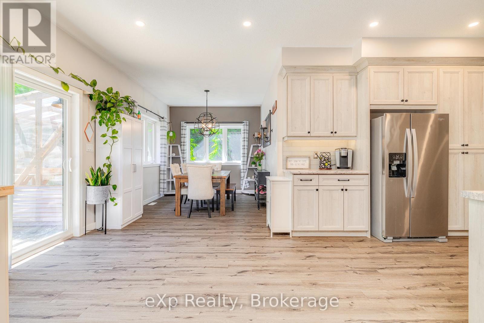45372 Davies Street, Huron East (Grey), ON - Indoor Photo Showing Kitchen