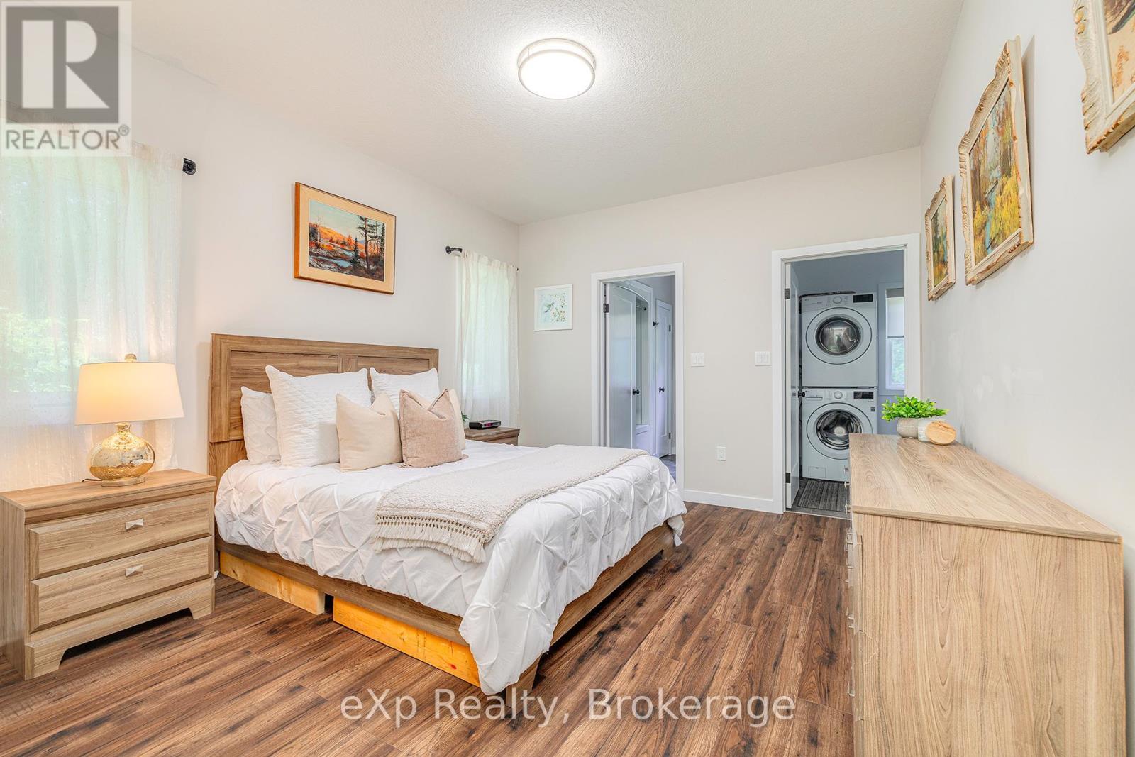 45372 Davies Street, Huron East (Grey), ON - Indoor Photo Showing Bedroom
