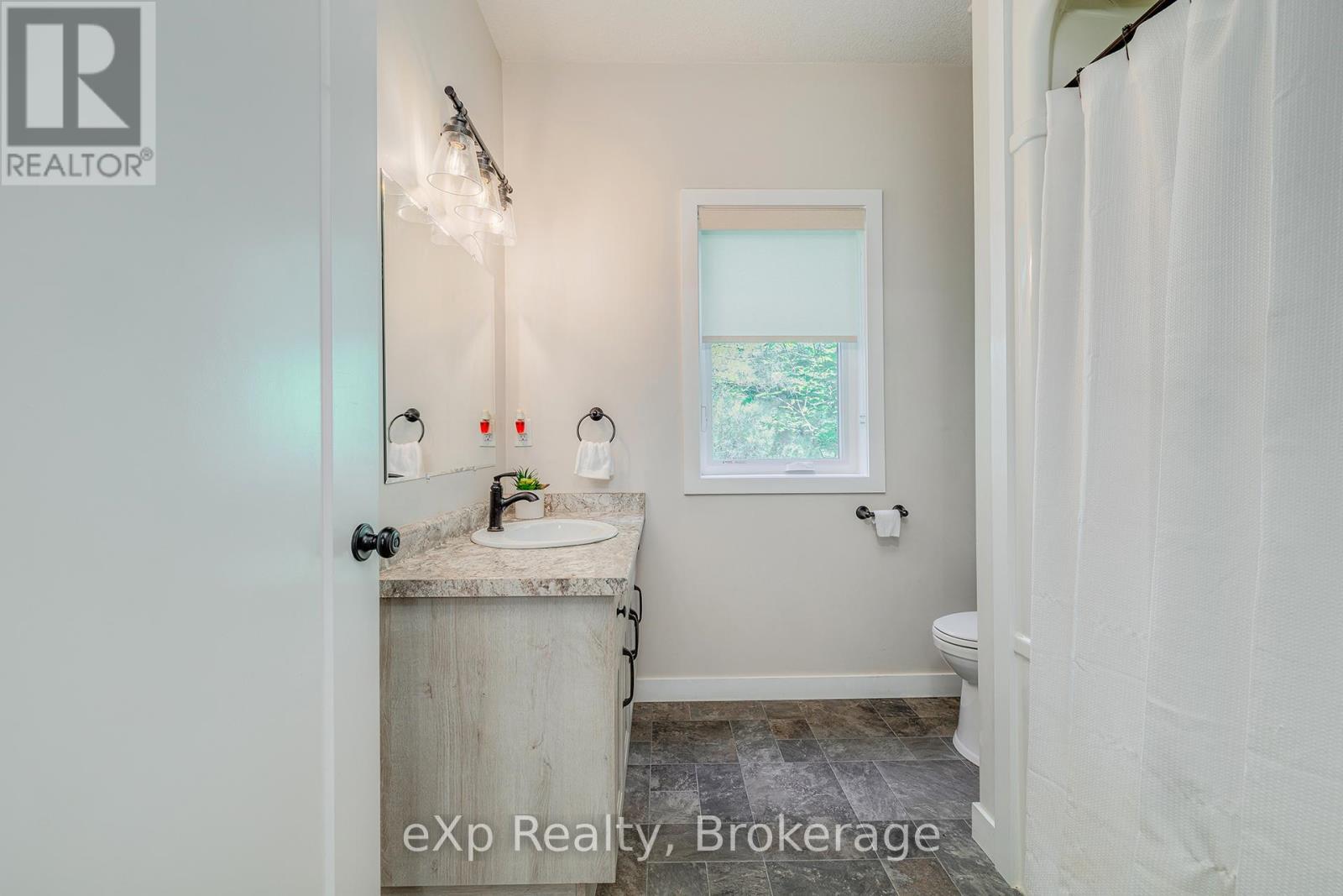 45372 Davies Street, Huron East (Grey), ON - Indoor Photo Showing Bathroom