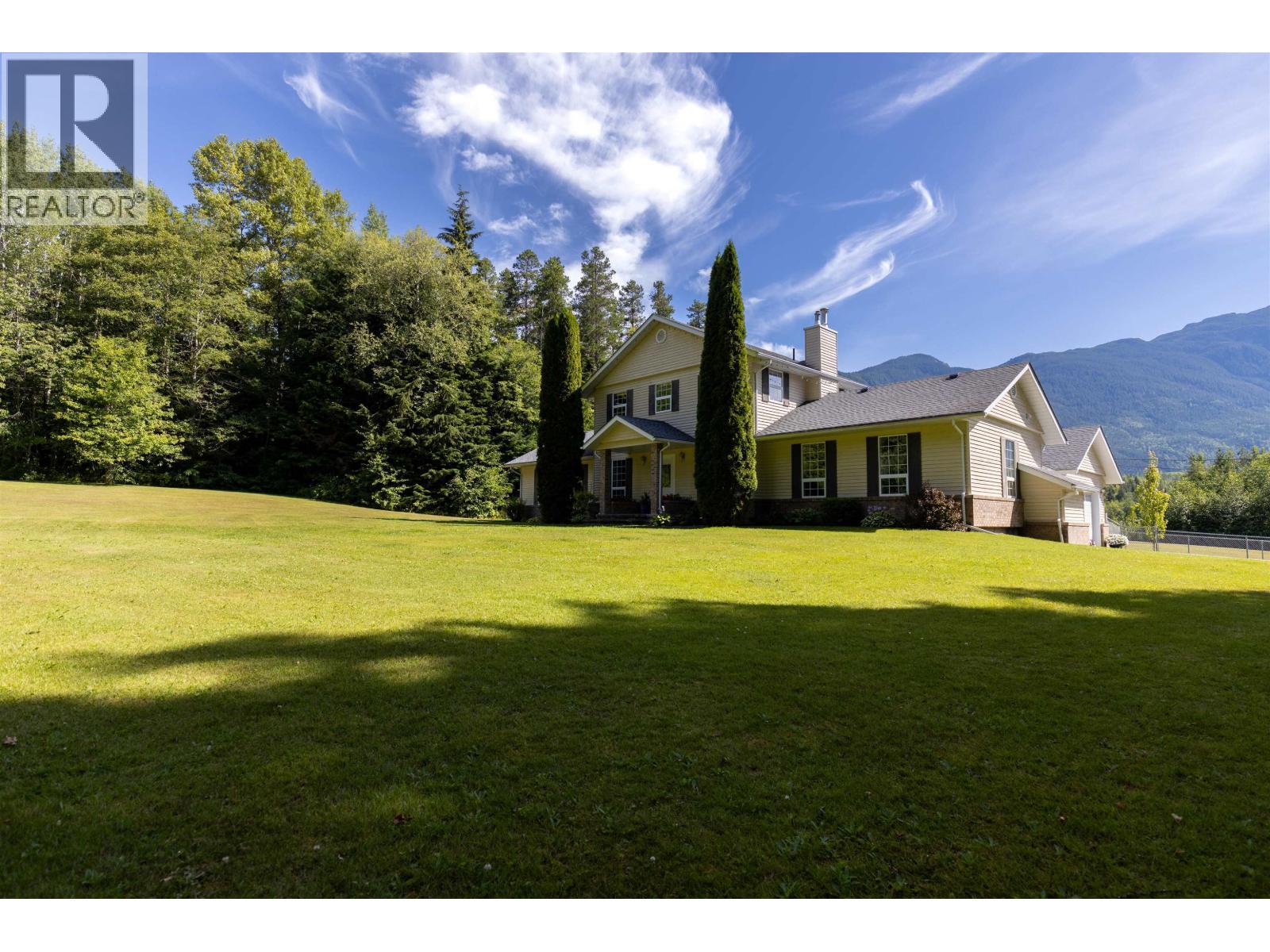 1920 Laurel Street, Terrace, BC - Outdoor