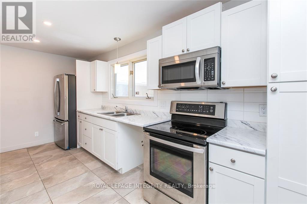1152 Tawney Road, Ottawa, ON - Indoor Photo Showing Kitchen With Stainless Steel Kitchen With Double Sink