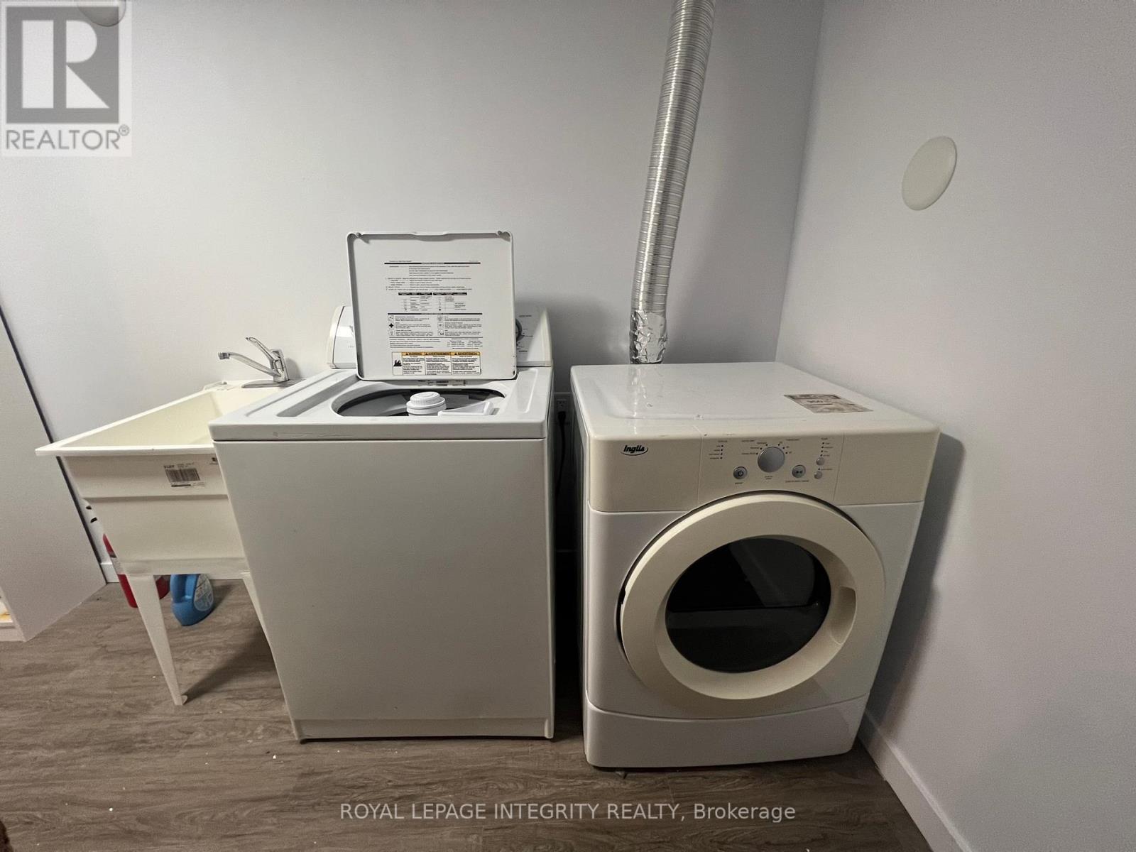 1152 Tawney Road, Ottawa, ON - Indoor Photo Showing Laundry Room