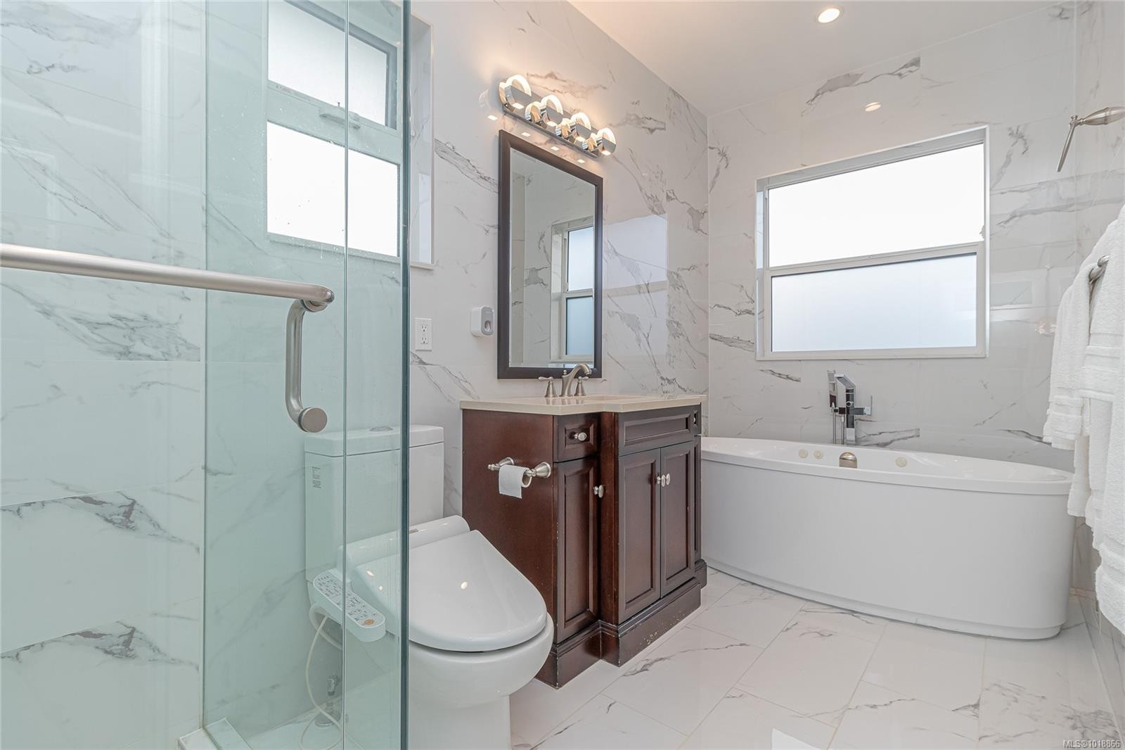 2328 Dunlevy St, Oak Bay, BC