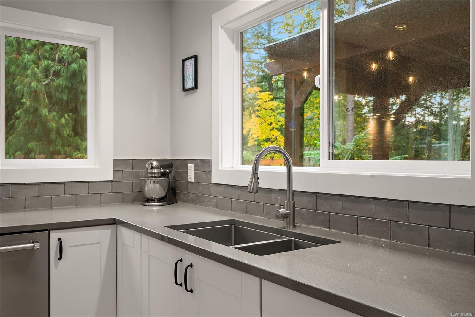 1409 Hillgrove Rd, North Saanich, BC