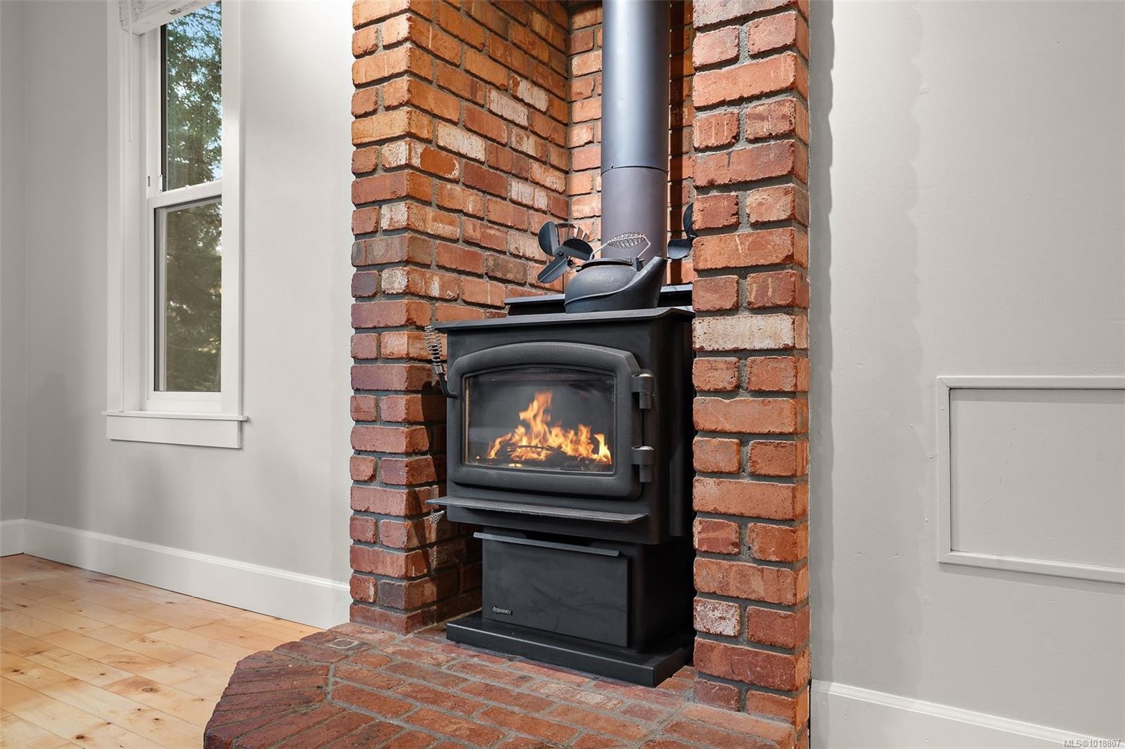 1409 Hillgrove Rd, North Saanich, BC