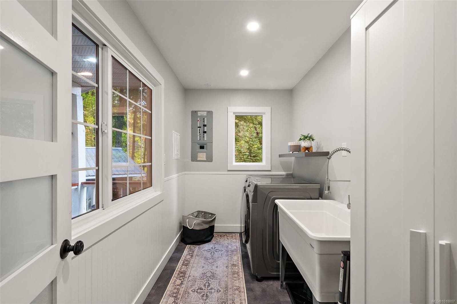 1409 Hillgrove Rd, North Saanich, BC