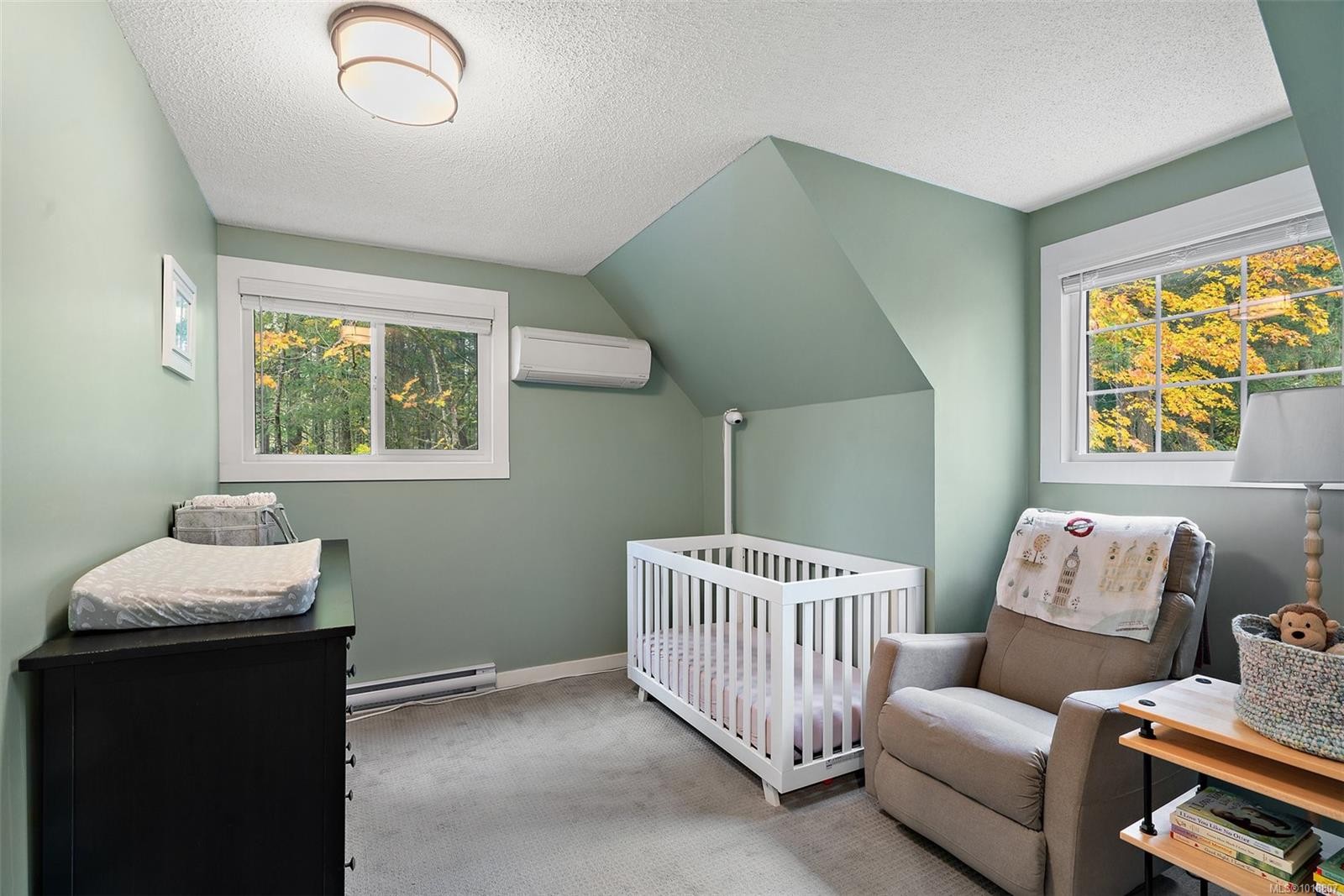 1409 Hillgrove Rd, North Saanich, BC