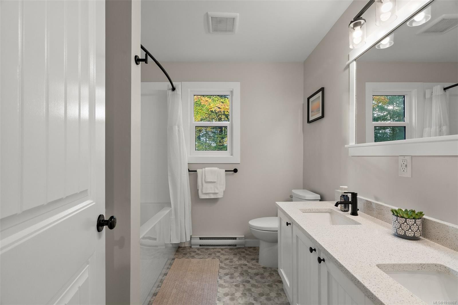 1409 Hillgrove Rd, North Saanich, BC