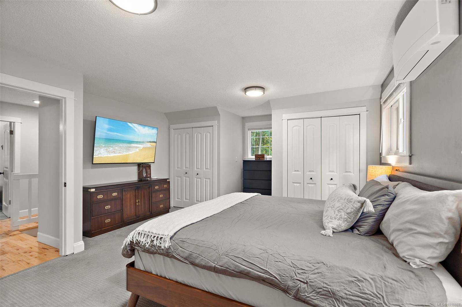 1409 Hillgrove Rd, North Saanich, BC