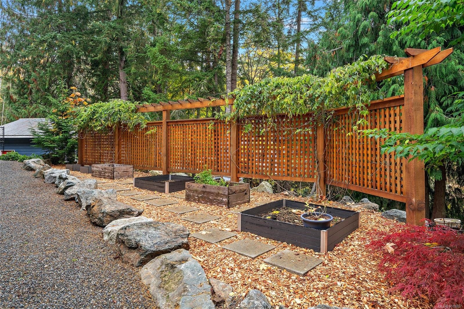 1409 Hillgrove Rd, North Saanich, BC