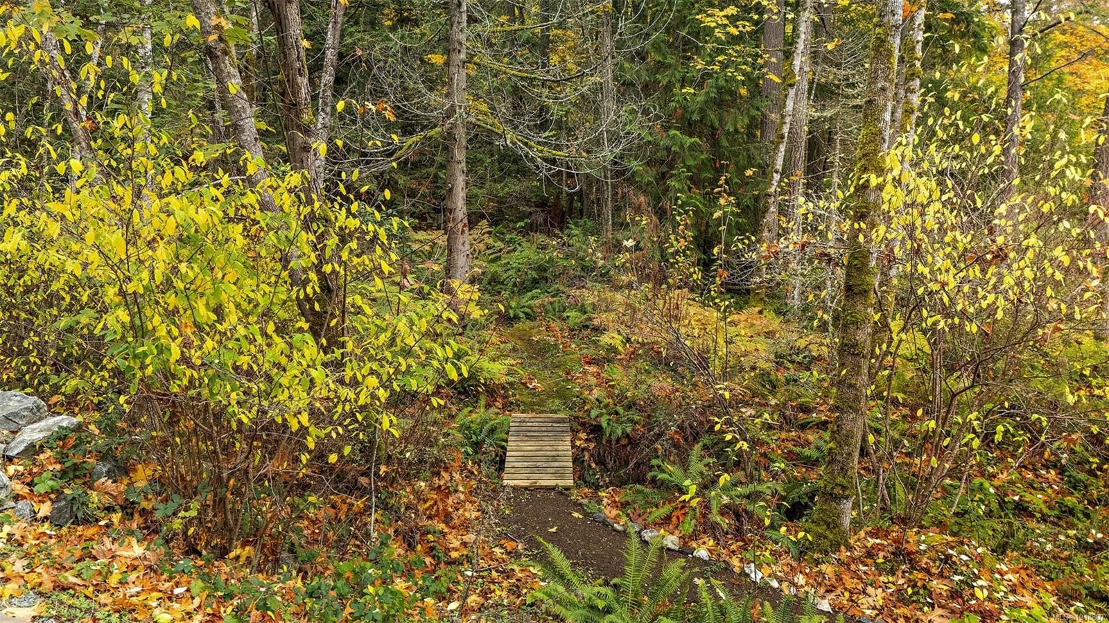 1409 Hillgrove Rd, North Saanich, BC