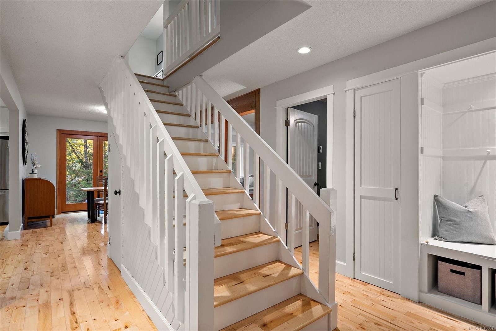 1409 Hillgrove Rd, North Saanich, BC