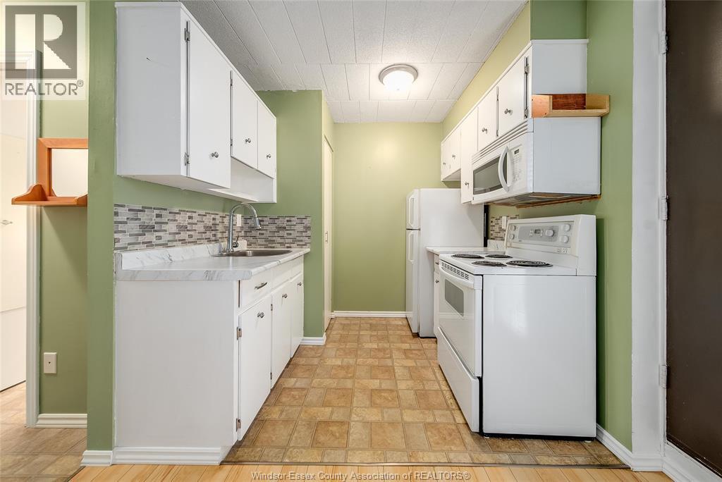 6562 Thornberry Crescent Unit# 6562, Windsor, ON - Indoor Photo Showing Kitchen