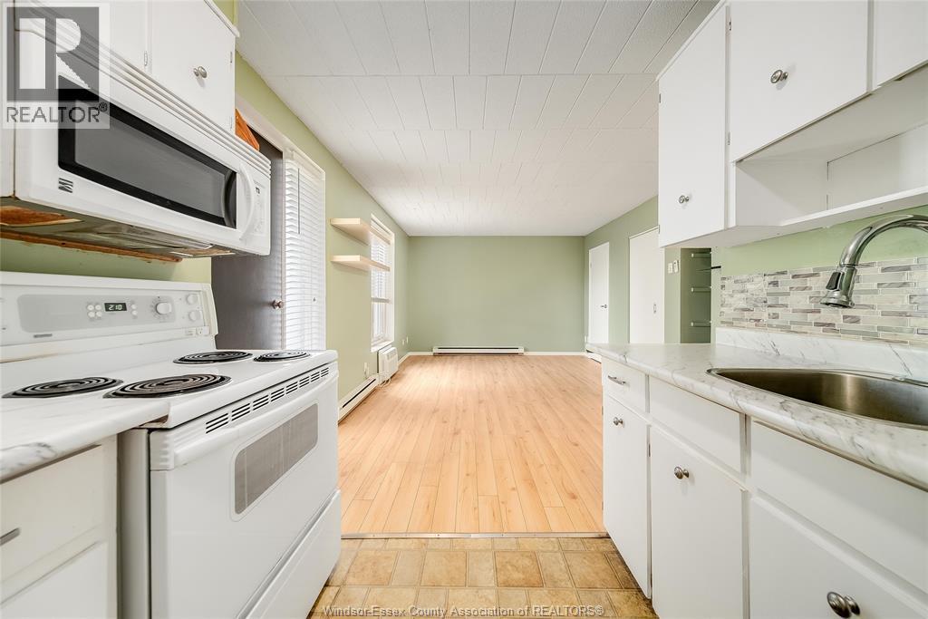6562 Thornberry Crescent Unit# 6562, Windsor, ON - Indoor Photo Showing Kitchen