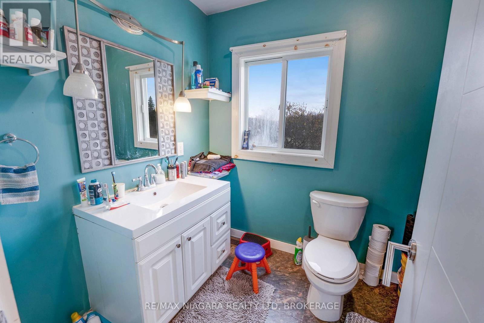 7357 Road 506 Road, Frontenac (Frontenac North), ON - Indoor Photo Showing Bathroom